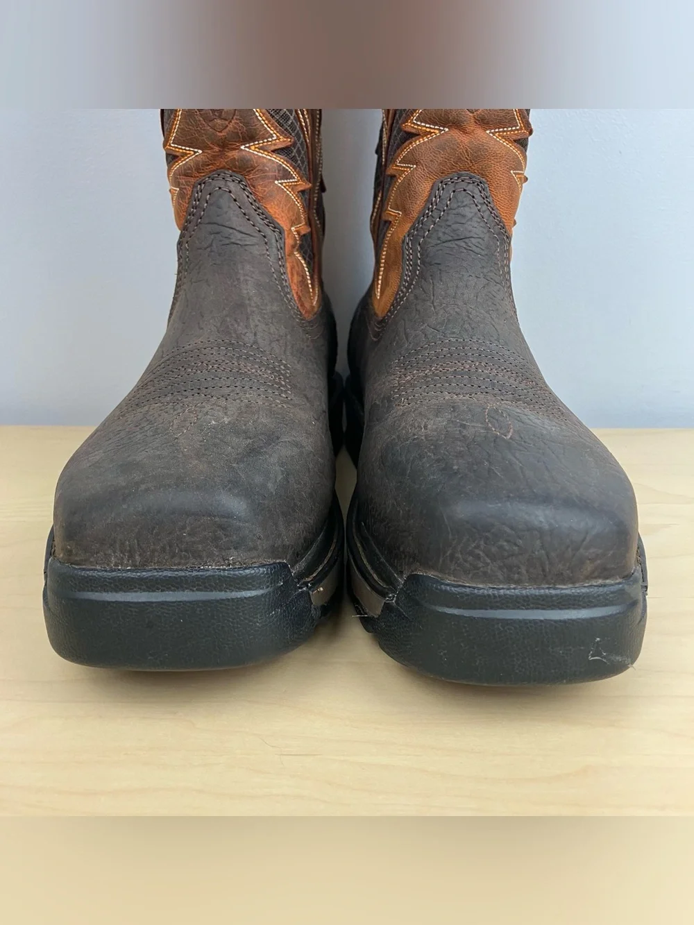 Ariat Men’s Size 9.5 EE Wide Intrepid VentTEK Composite Toe Work Boots Leather.